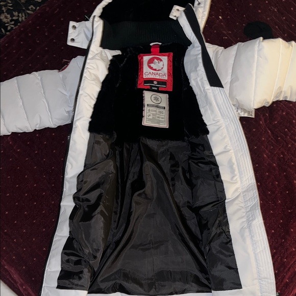 Canada Goose Quilted White Jacket with Black Accents - Picture 3 of 9